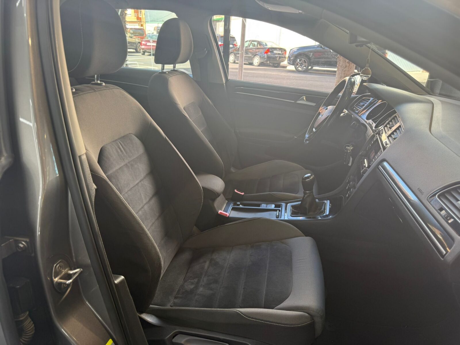 VOLKSWAGEN Golf SPORT