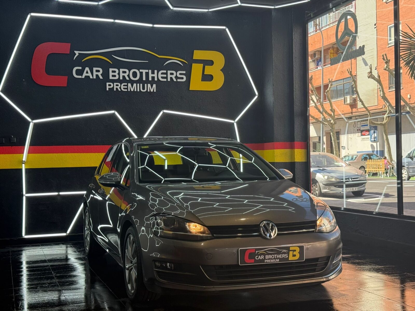 VOLKSWAGEN Golf SPORT