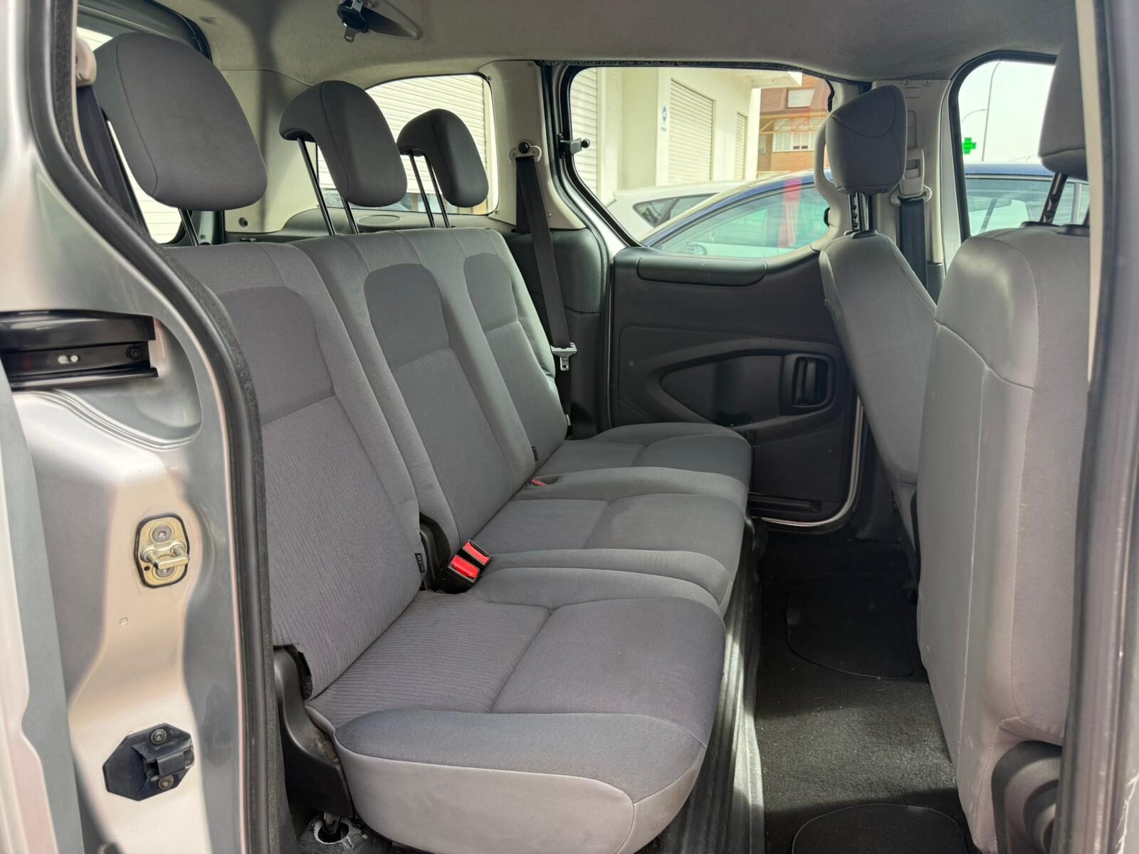 PEUGEOT PARNTER business