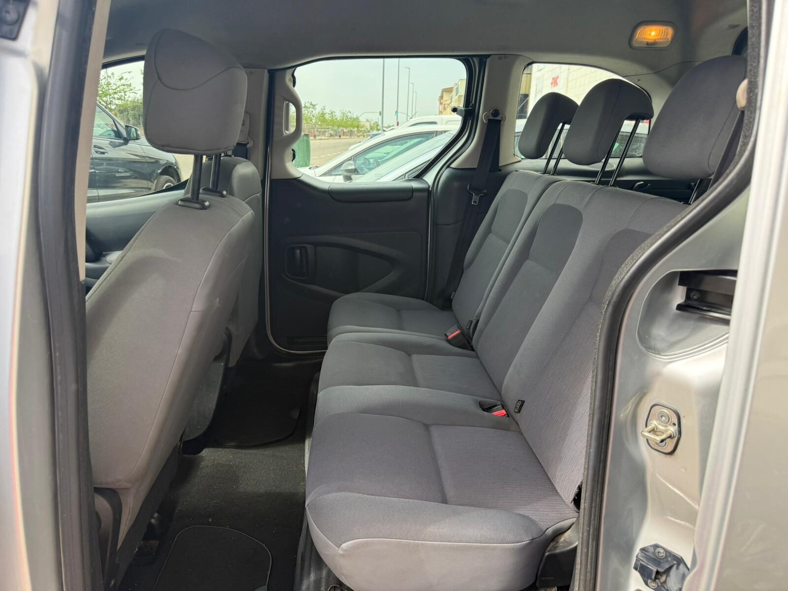 PEUGEOT PARNTER business