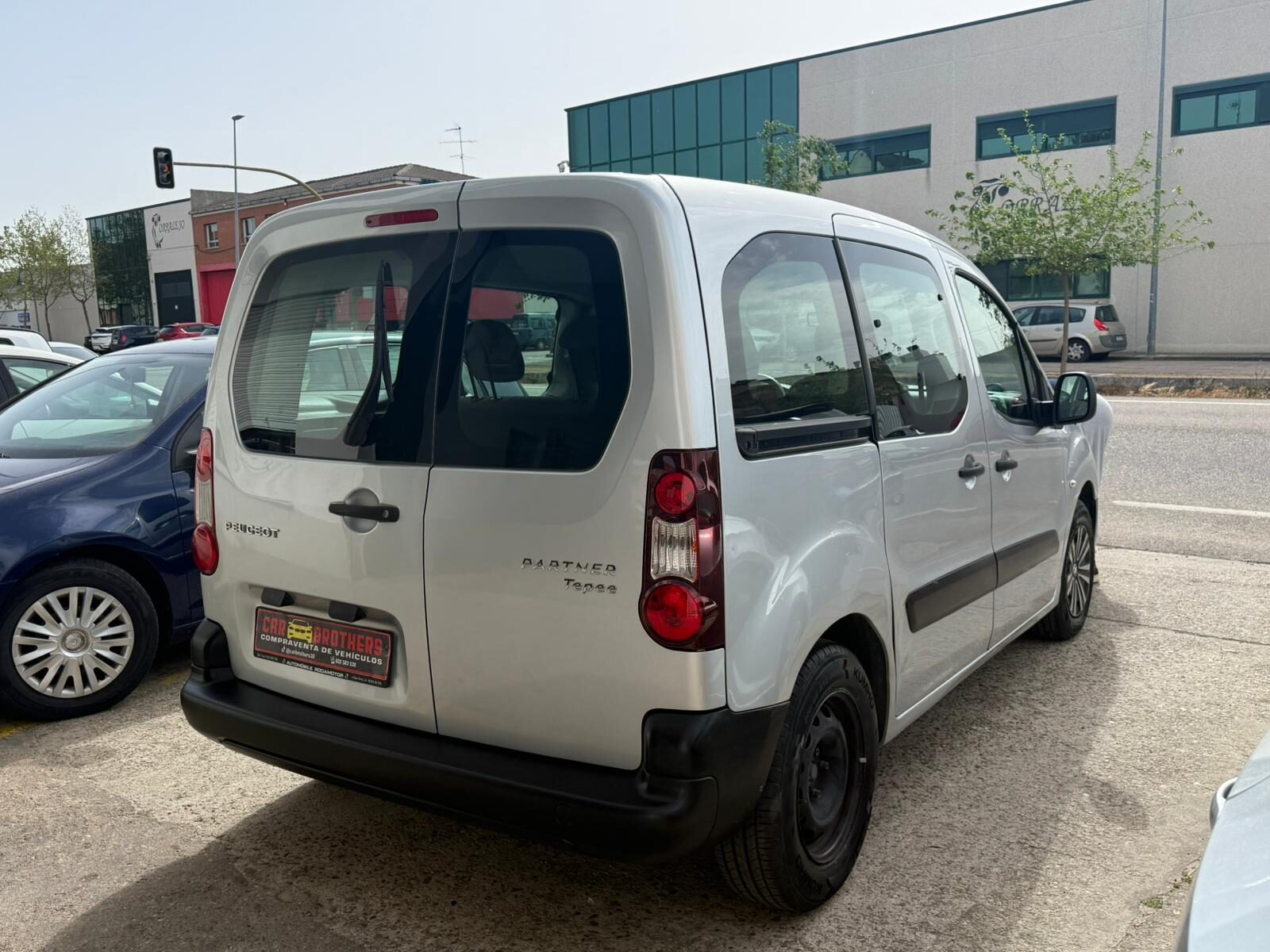 PEUGEOT PARNTER business