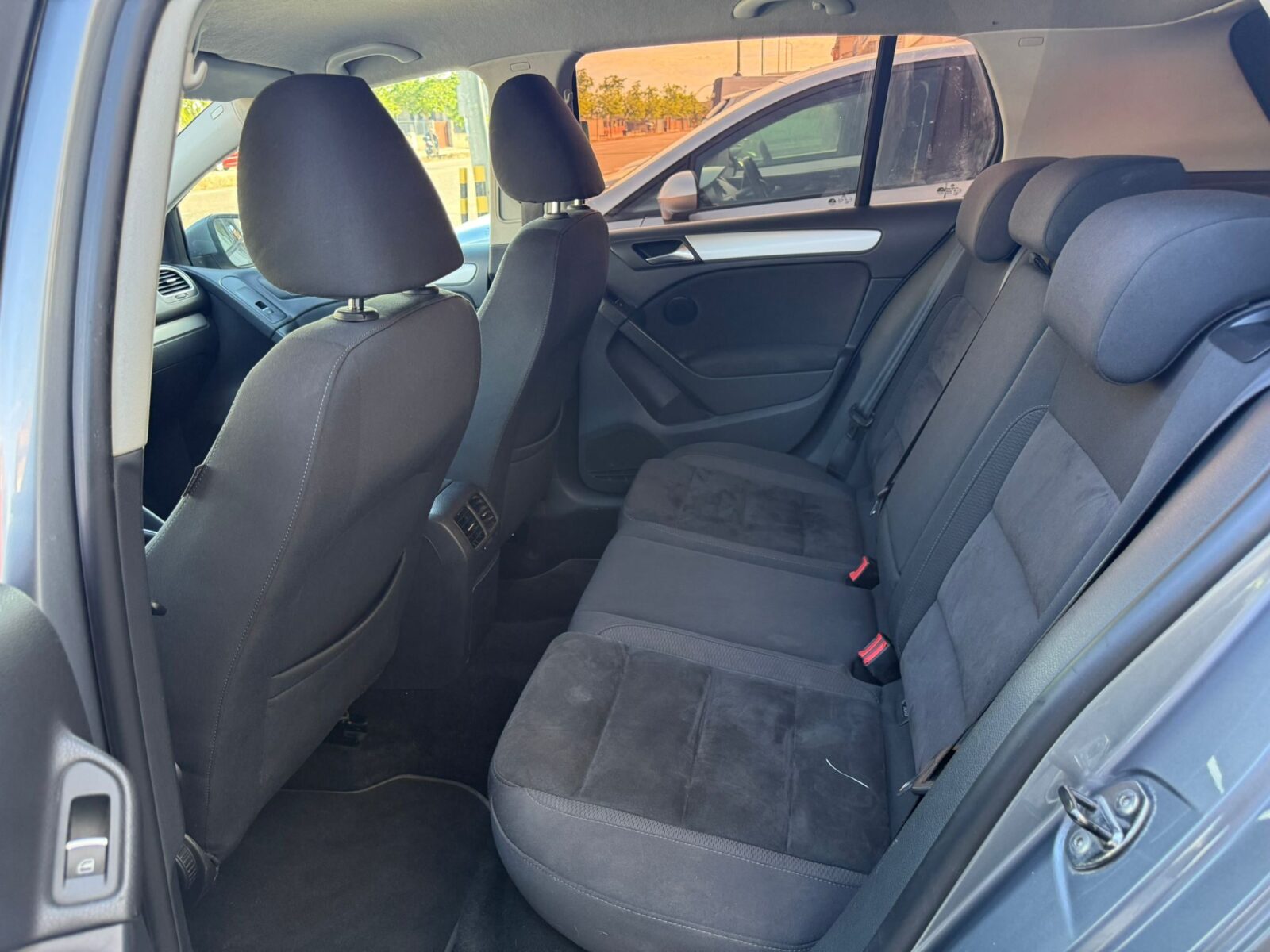 VOLKSWAGEN Golf VI