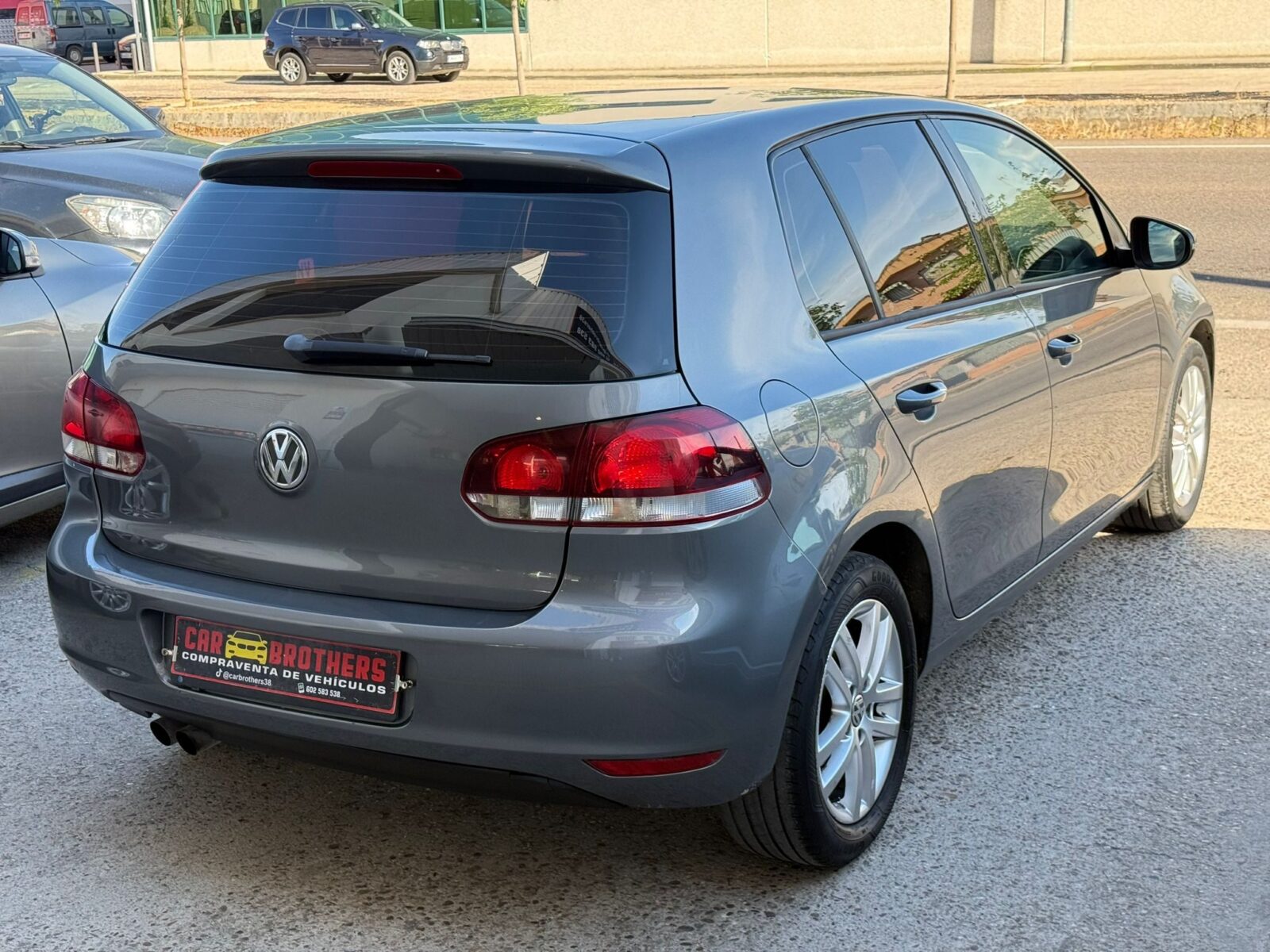 VOLKSWAGEN Golf VI