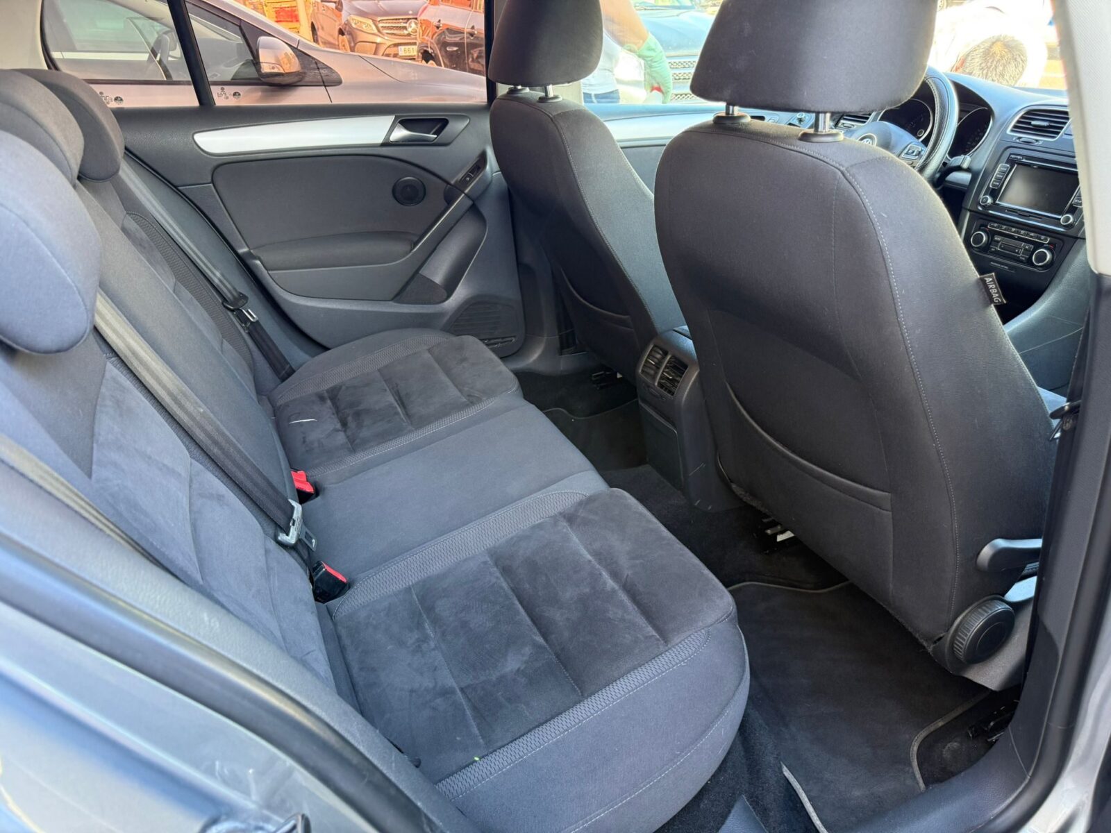 VOLKSWAGEN Golf VI