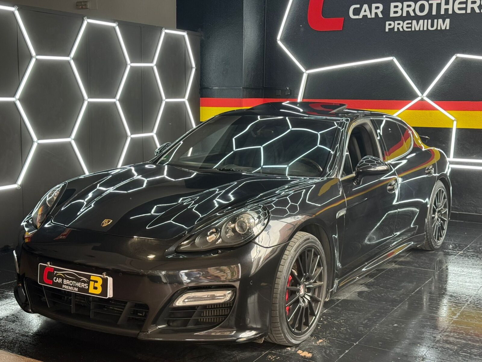 PORSCHE Panamera TURBO S 