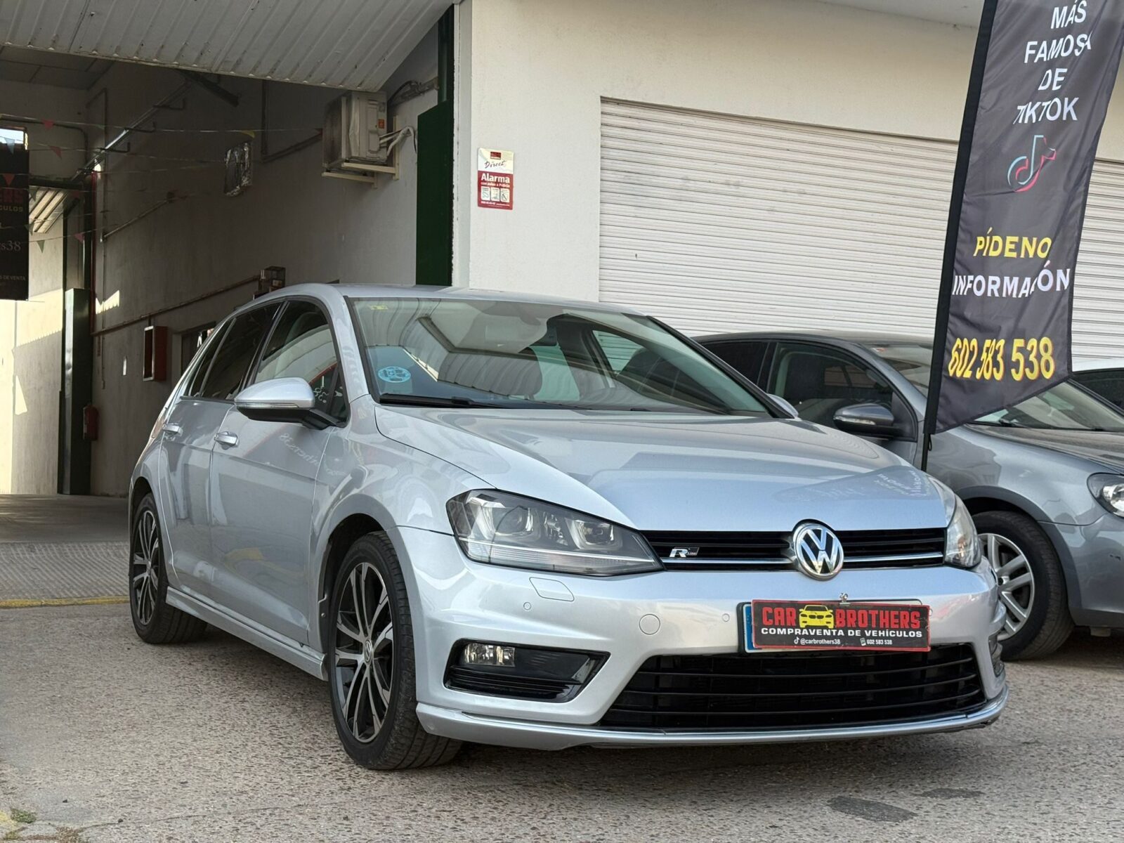 VOLKSWAGEN Golf VII R-LINE
