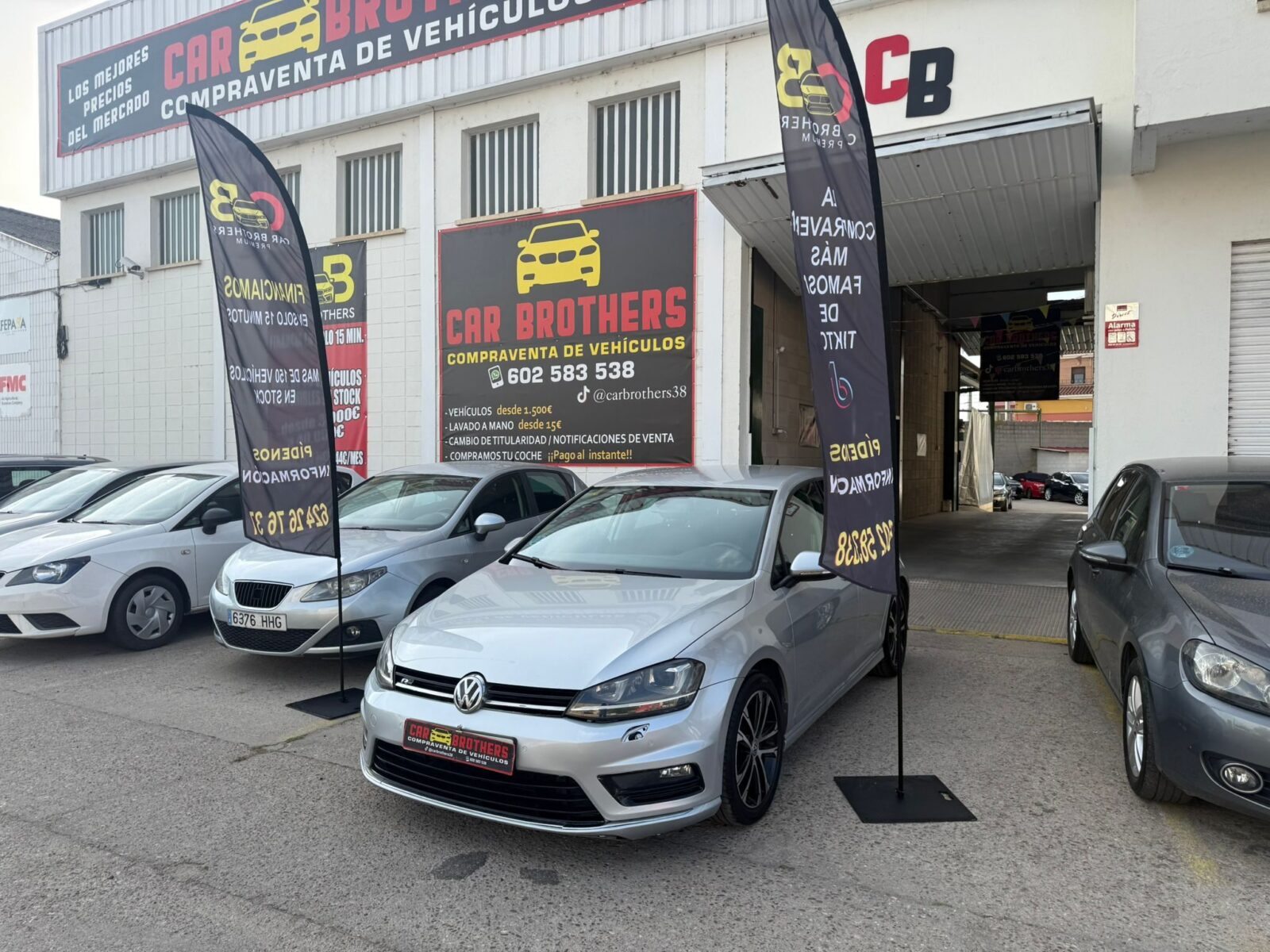 VOLKSWAGEN Golf VII R-LINE