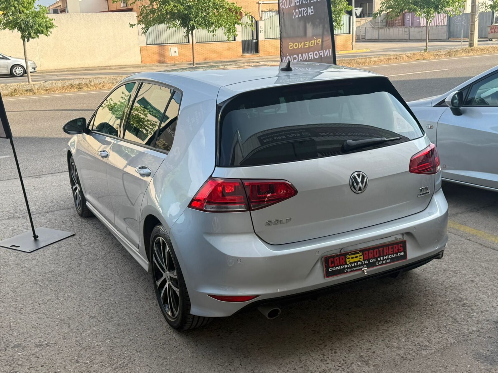 VOLKSWAGEN Golf VII R-LINE