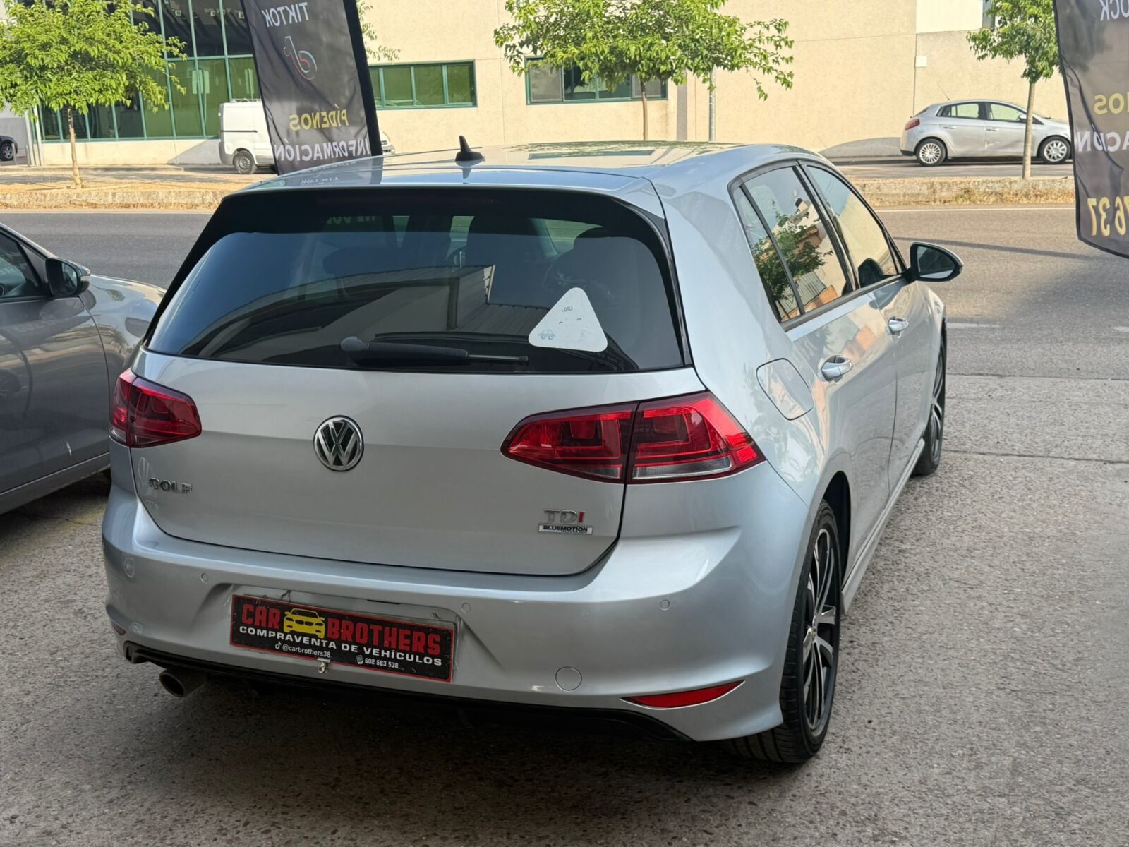 VOLKSWAGEN Golf VII R-LINE