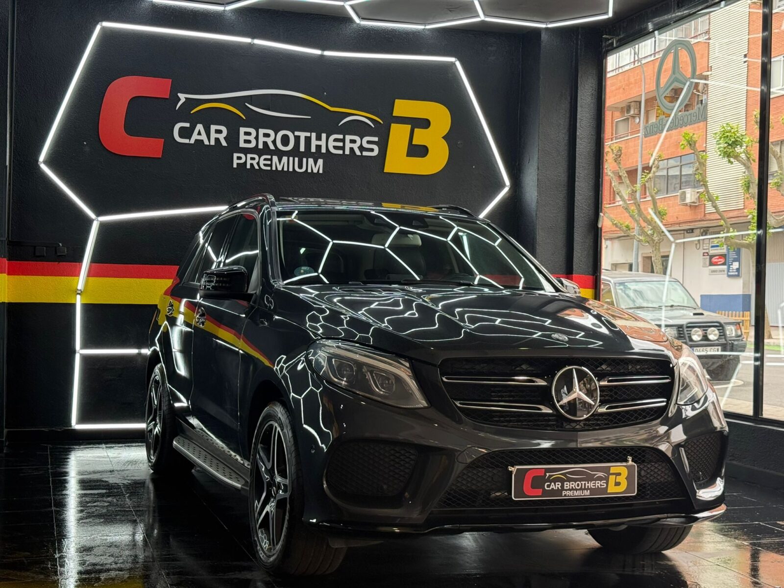 MERCEDES-BENZ GLE AMG-LINE