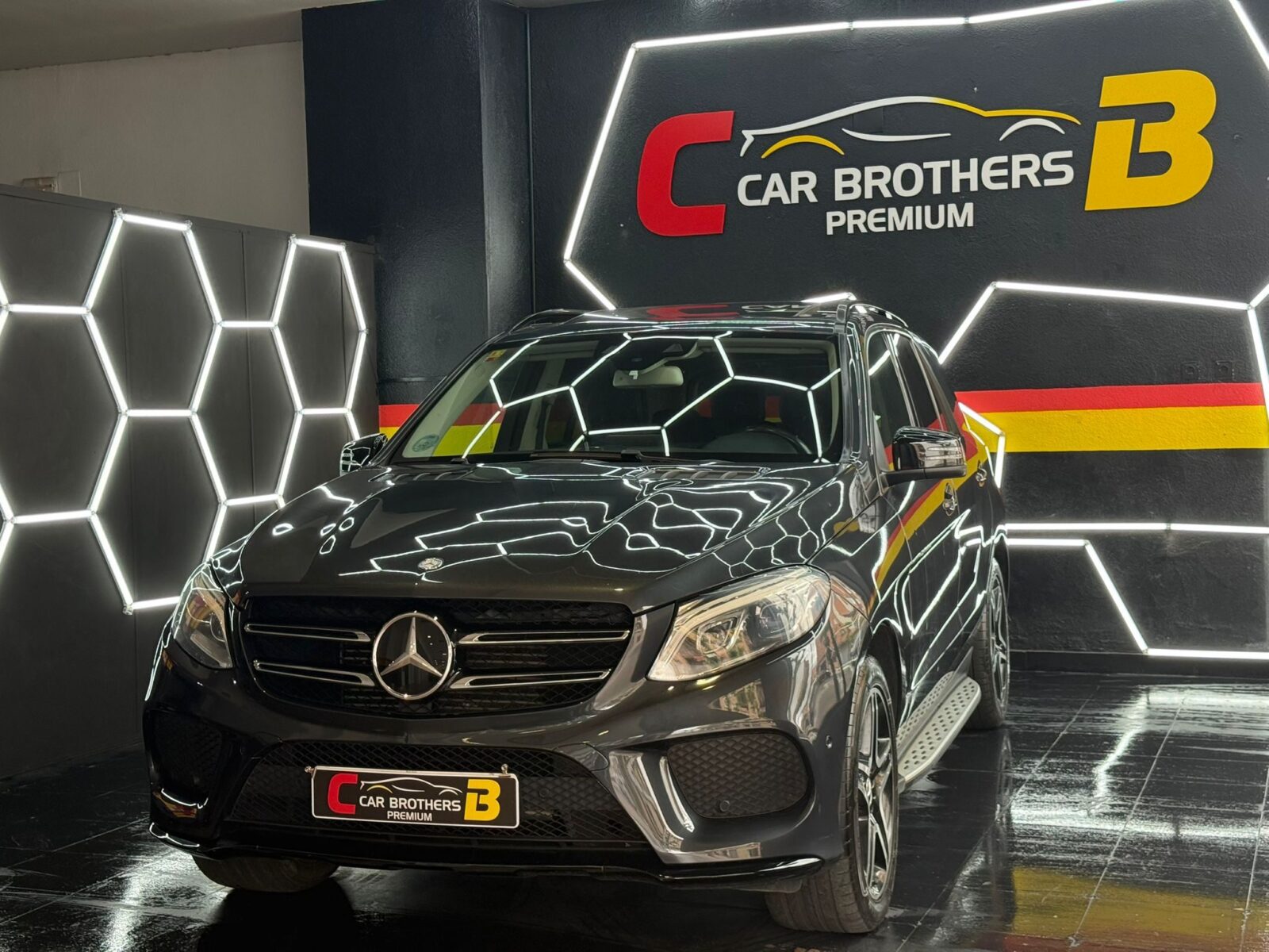 MERCEDES-BENZ GLE AMG-LINE