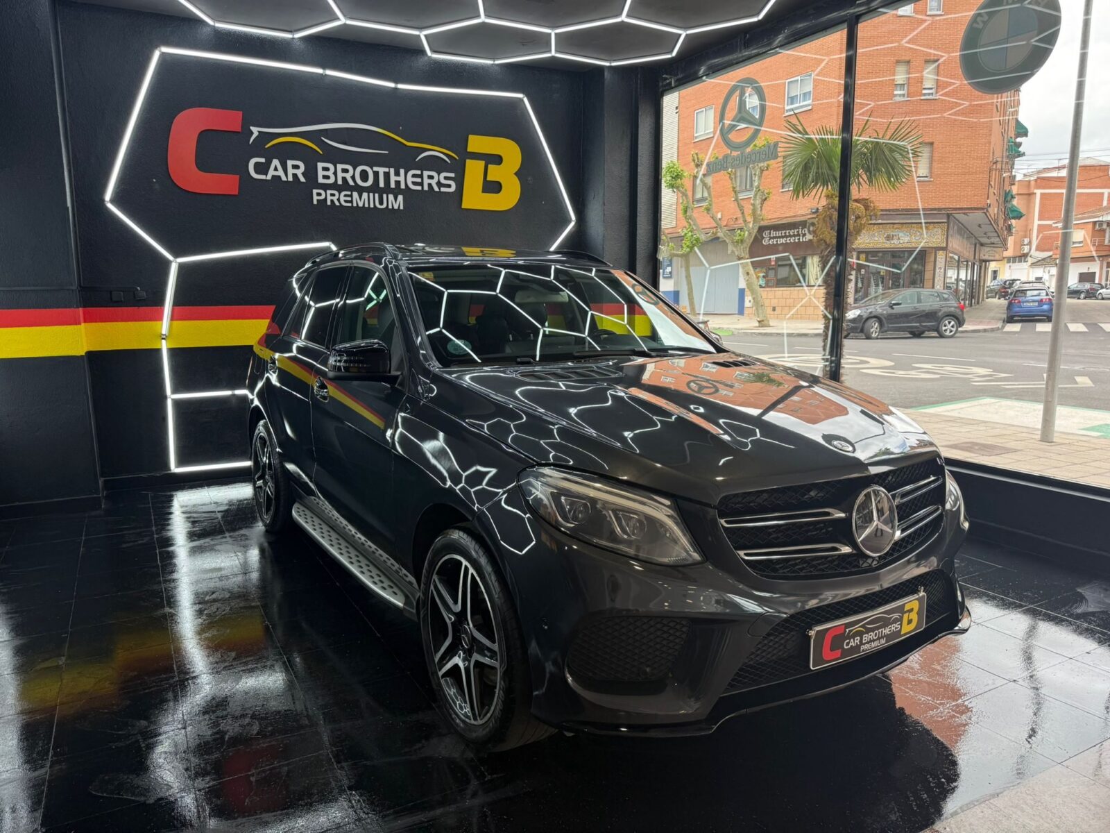 MERCEDES-BENZ GLE AMG-LINE