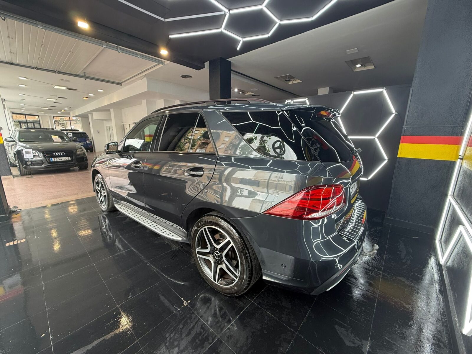 MERCEDES-BENZ GLE AMG-LINE