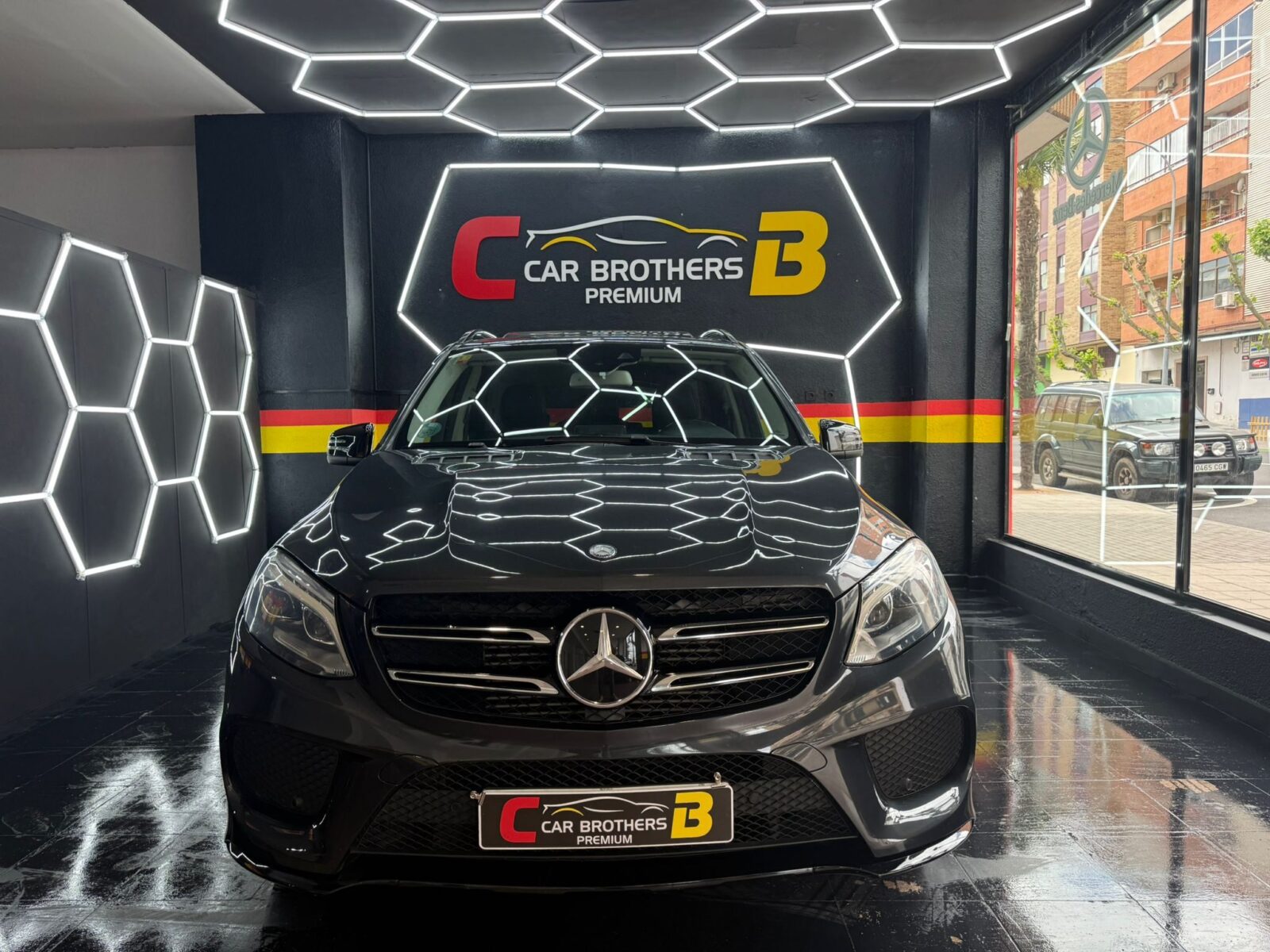 MERCEDES-BENZ GLE AMG-LINE