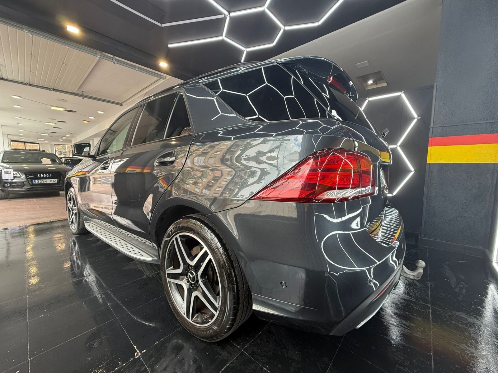 MERCEDES-BENZ GLE AMG-LINE