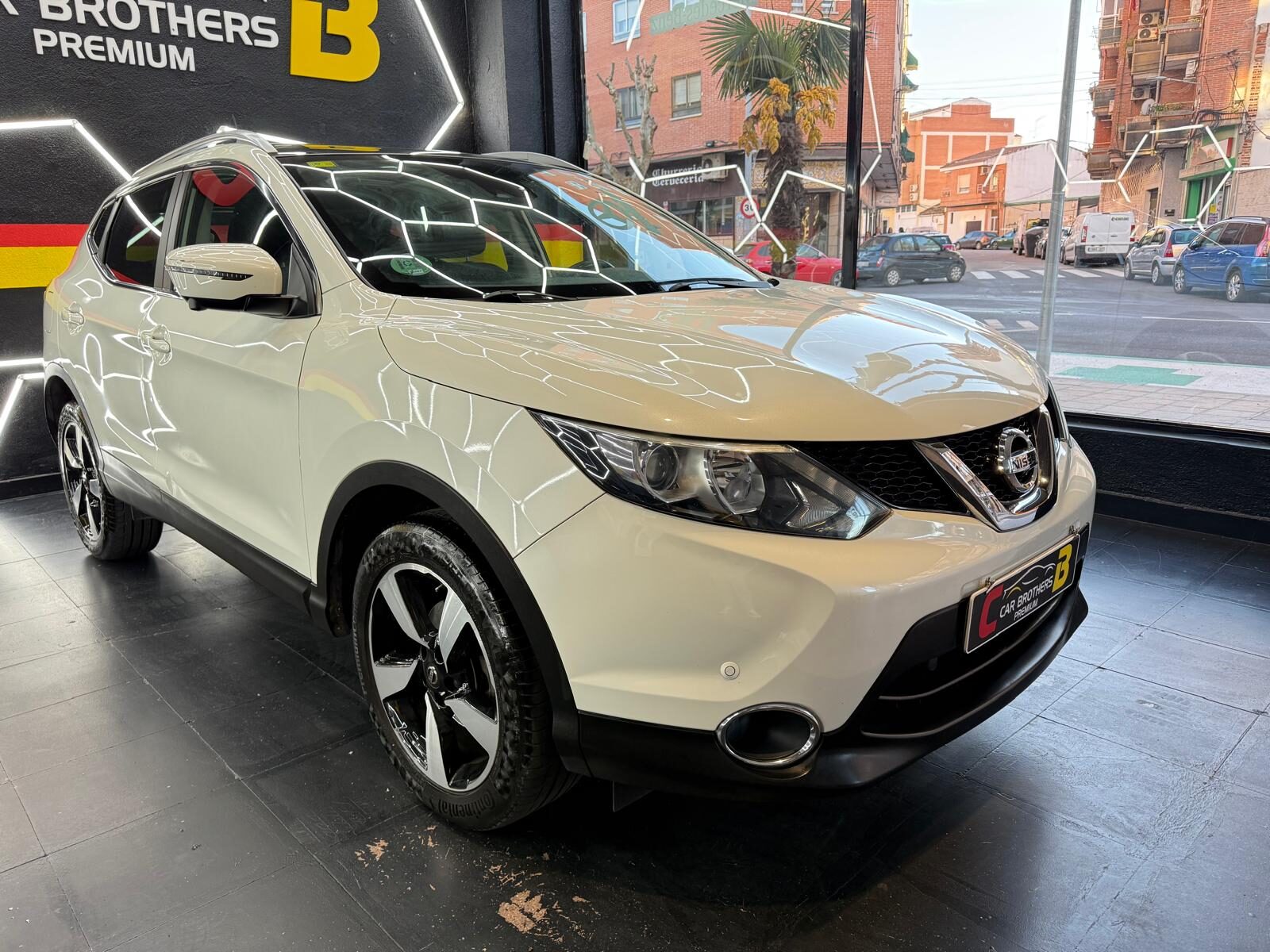 NISSAN QASQHAI 360 