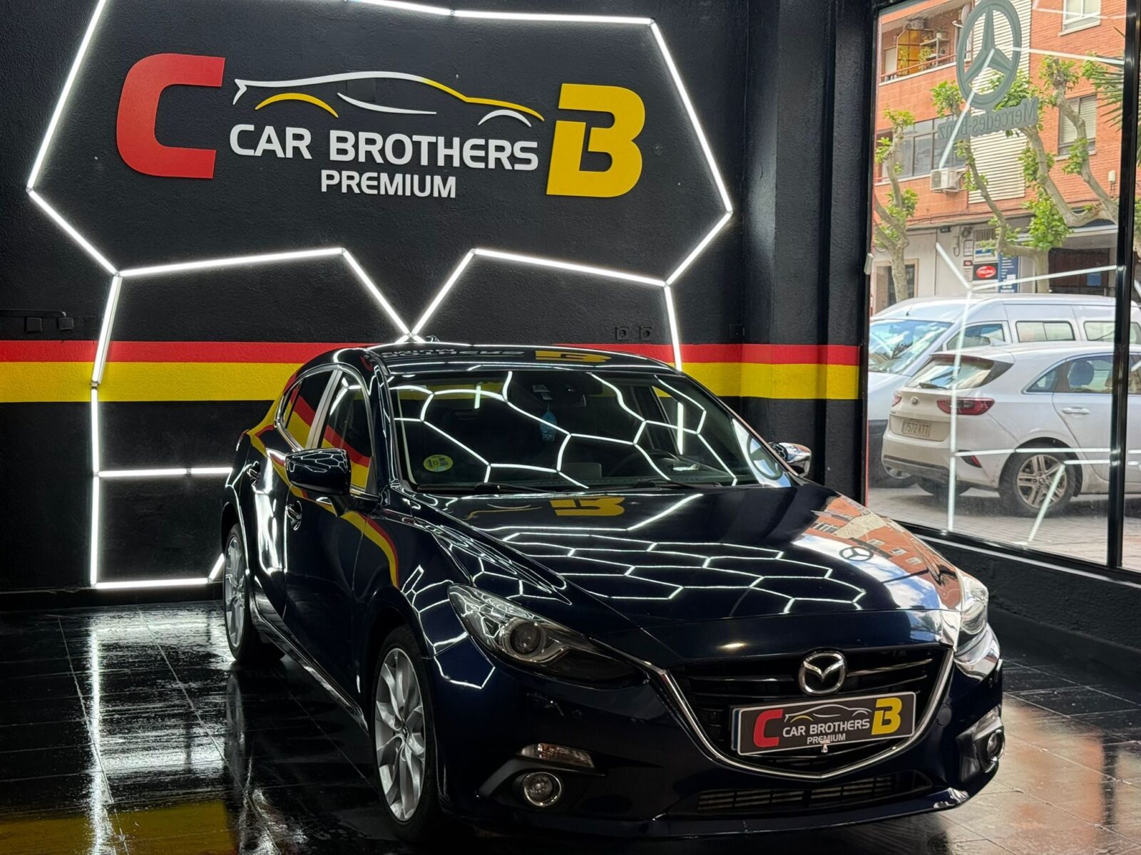 MAZDA 3 LUXURY