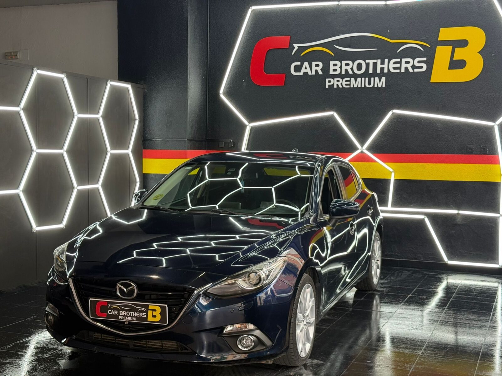 MAZDA 3 LUXURY
