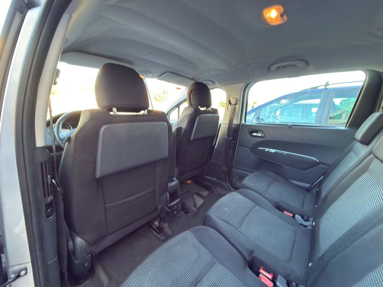 PEUGEOT 5008 1.6 HDI PREMIUM