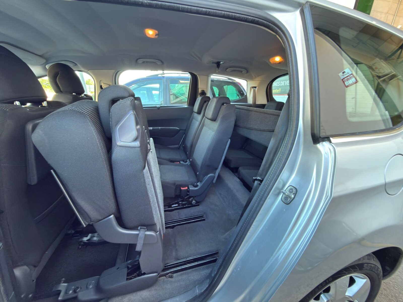 PEUGEOT 5008 1.6 HDI PREMIUM