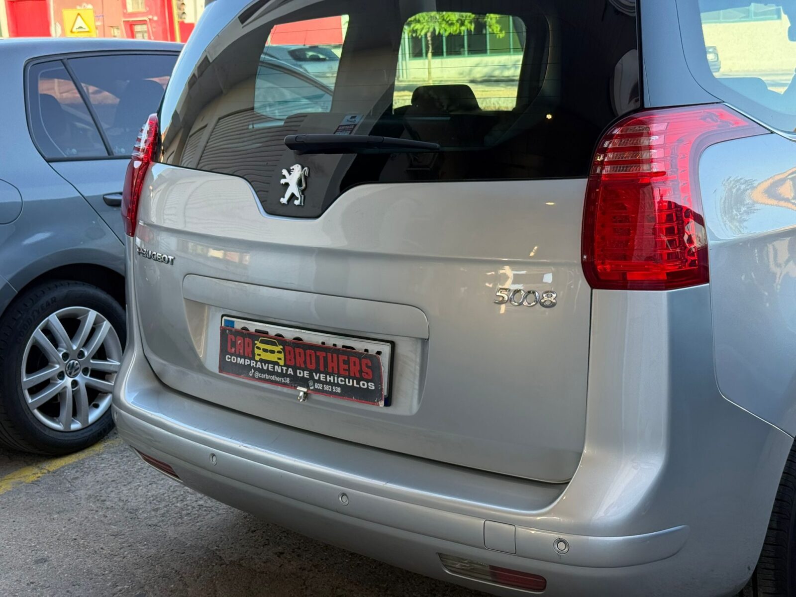 PEUGEOT 5008 1.6 HDI PREMIUM