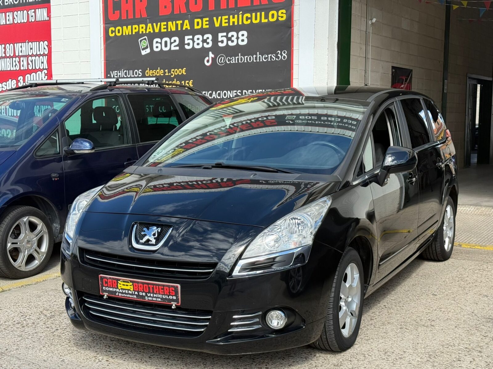 PEUGEOT 5008 active