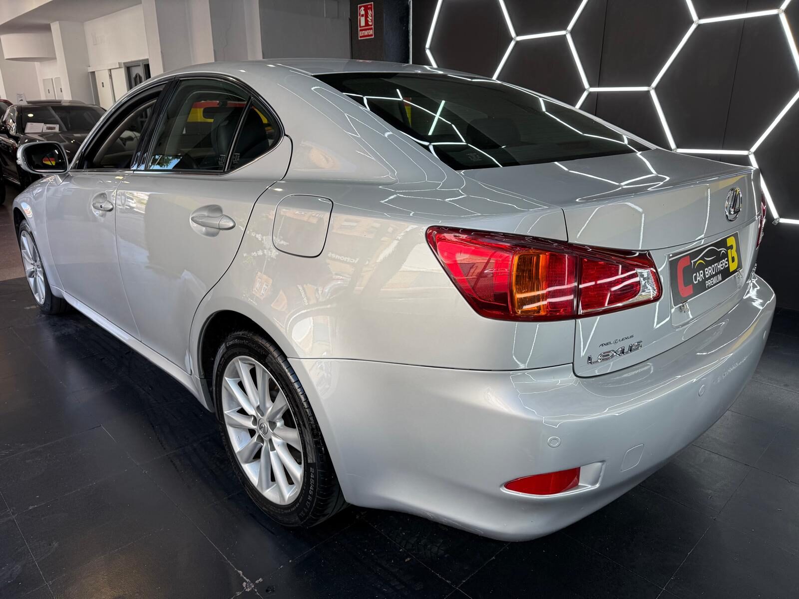 LEXUS is220 2.2 dcat 