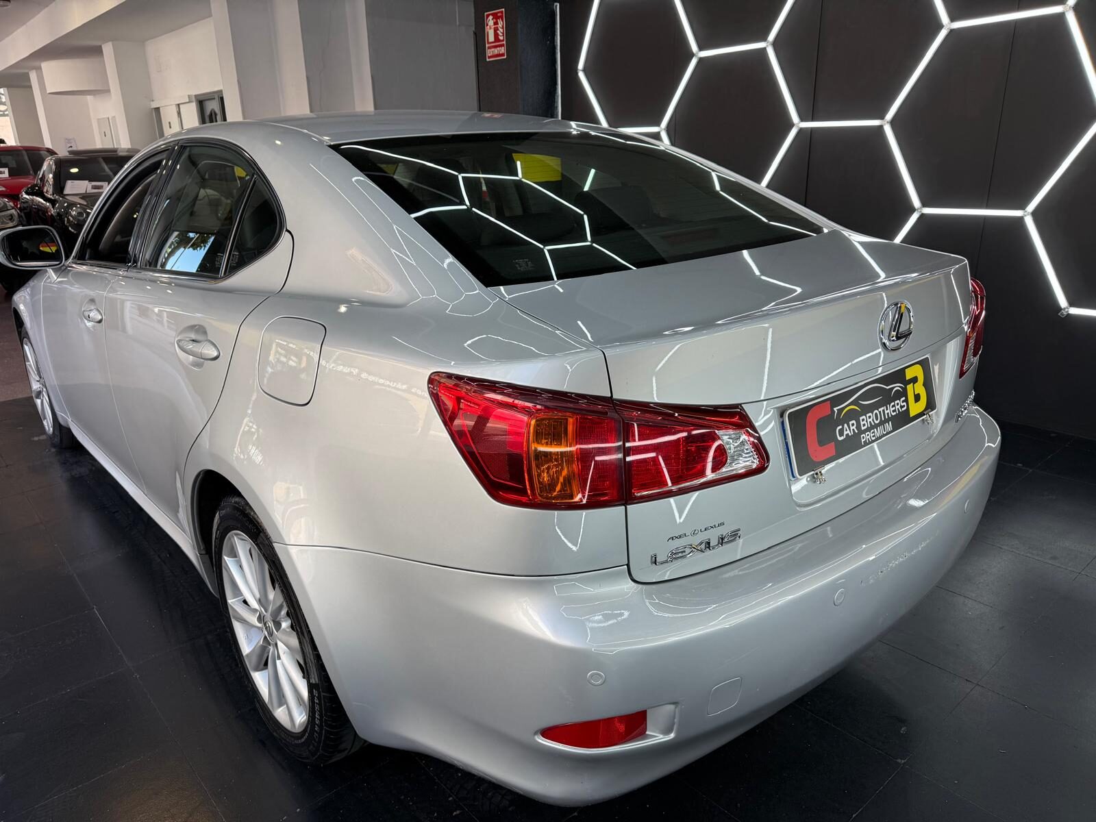 LEXUS is220 2.2 dcat 