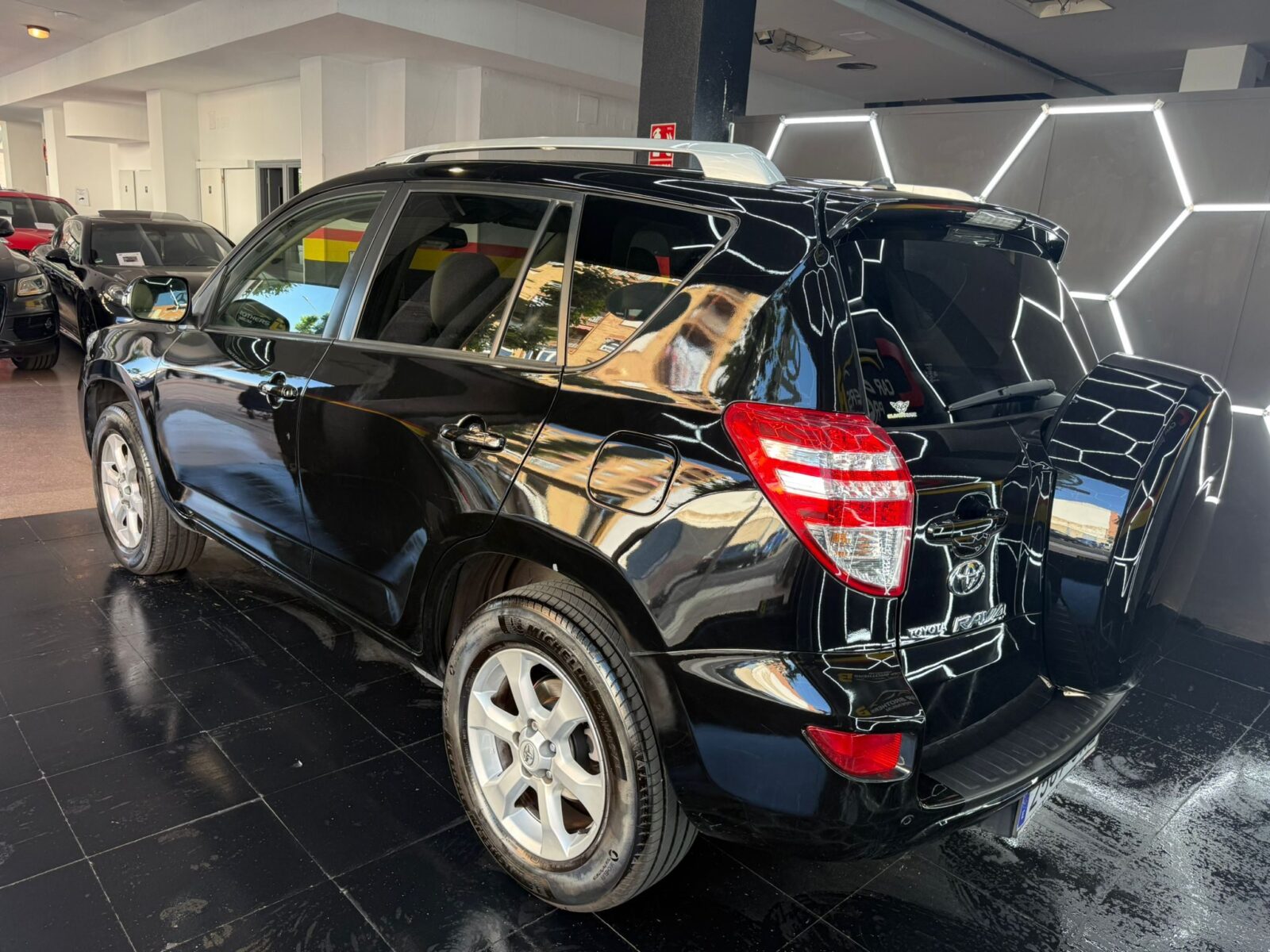 TOYOTA RAV4 ADVANCE
