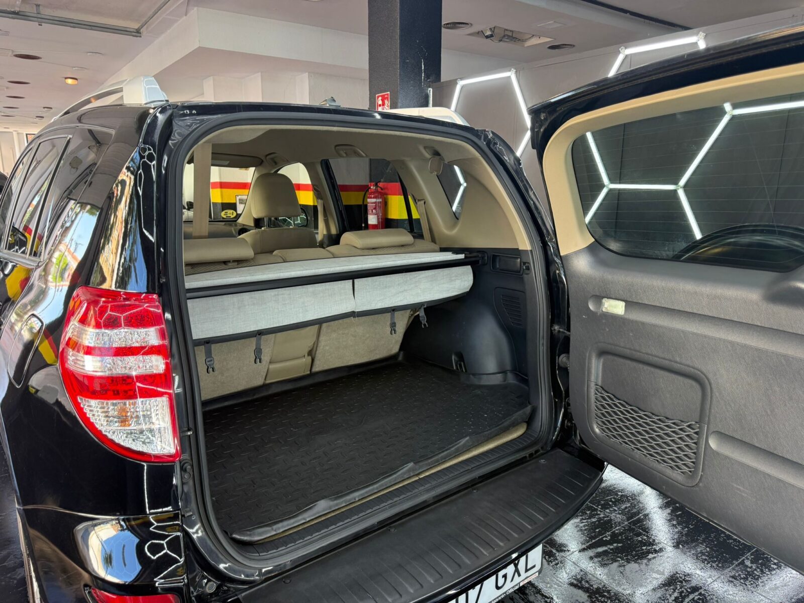 TOYOTA RAV4 ADVANCE