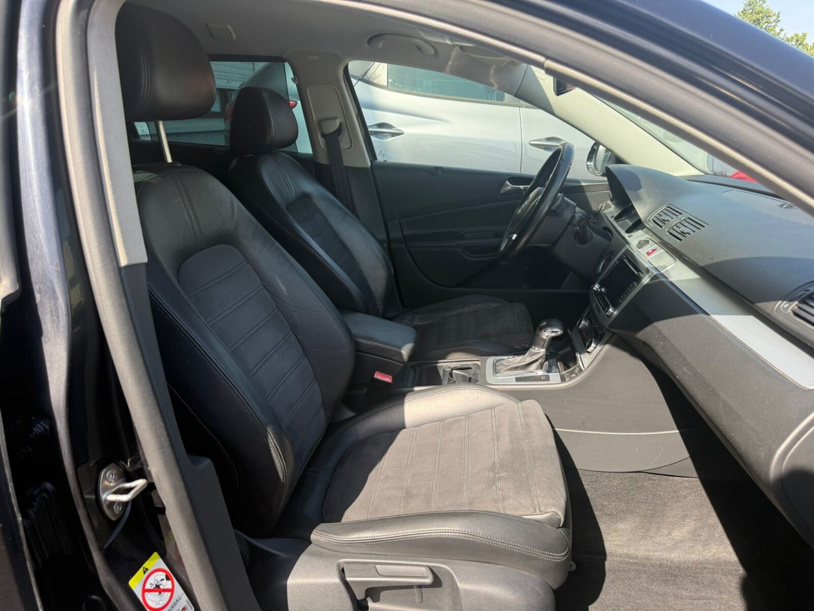VOLKSWAGEN passat R-LINE