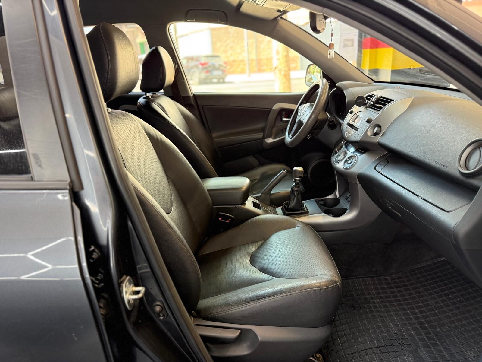 TOYOTA RAV4 2.2 D-cat premiun 