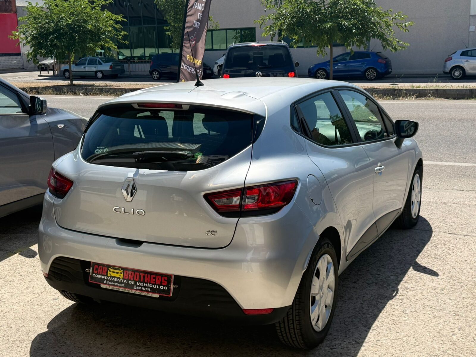 RENAULT Clio energy business