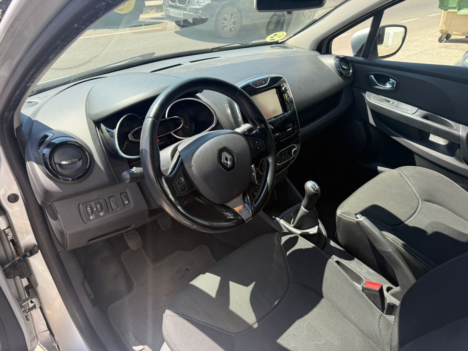 RENAULT Clio energy business