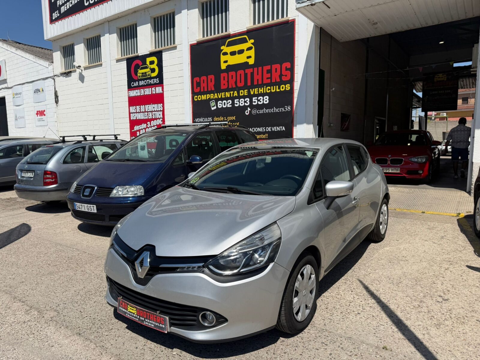 RENAULT Clio energy business