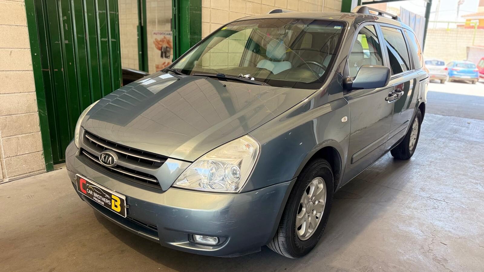 KIA carnival 2.9 vgx ex