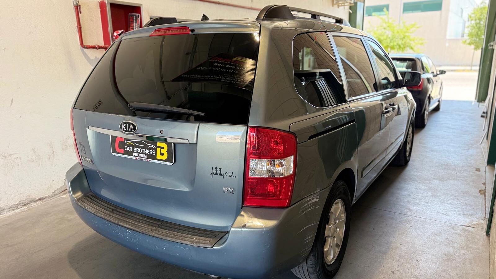 KIA carnival 2.9 vgx ex