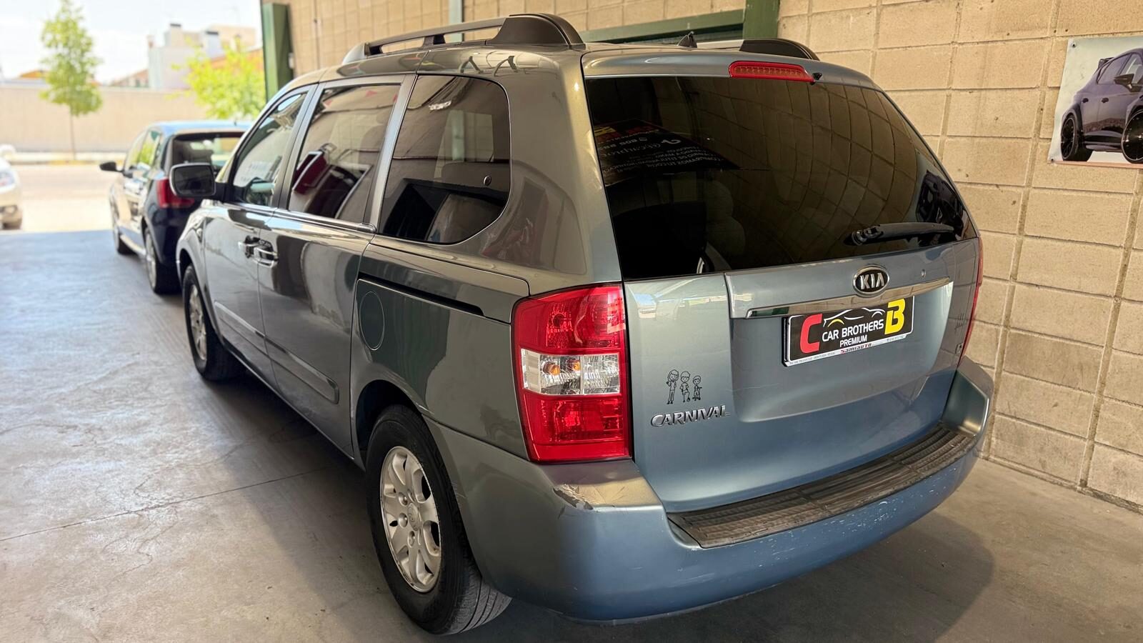 KIA carnival 2.9 vgx ex