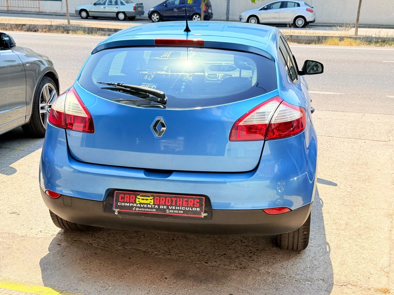 RENAULT Megane 1.6 G AUTHENTIQUE
