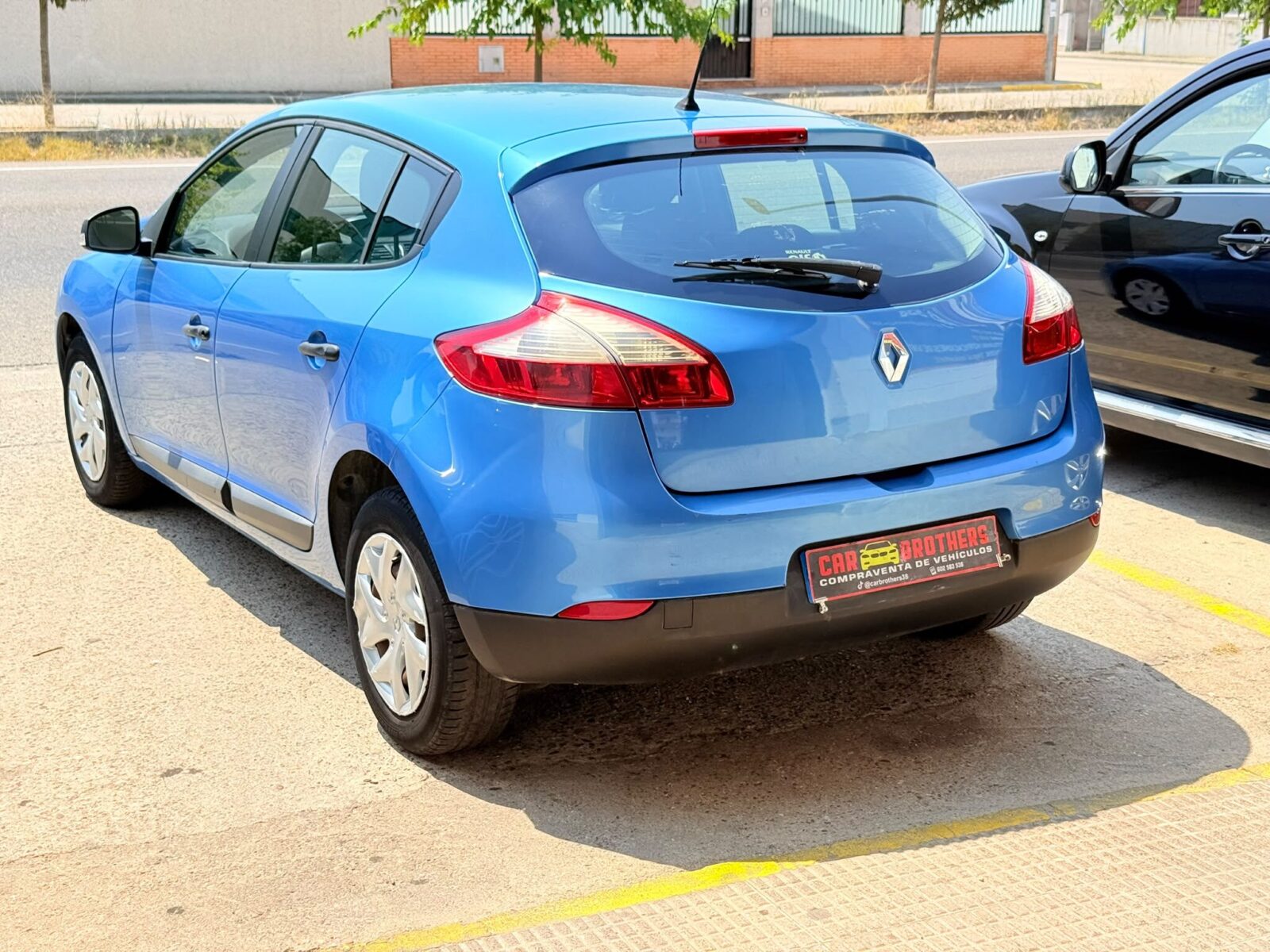 RENAULT Megane 1.6 G AUTHENTIQUE