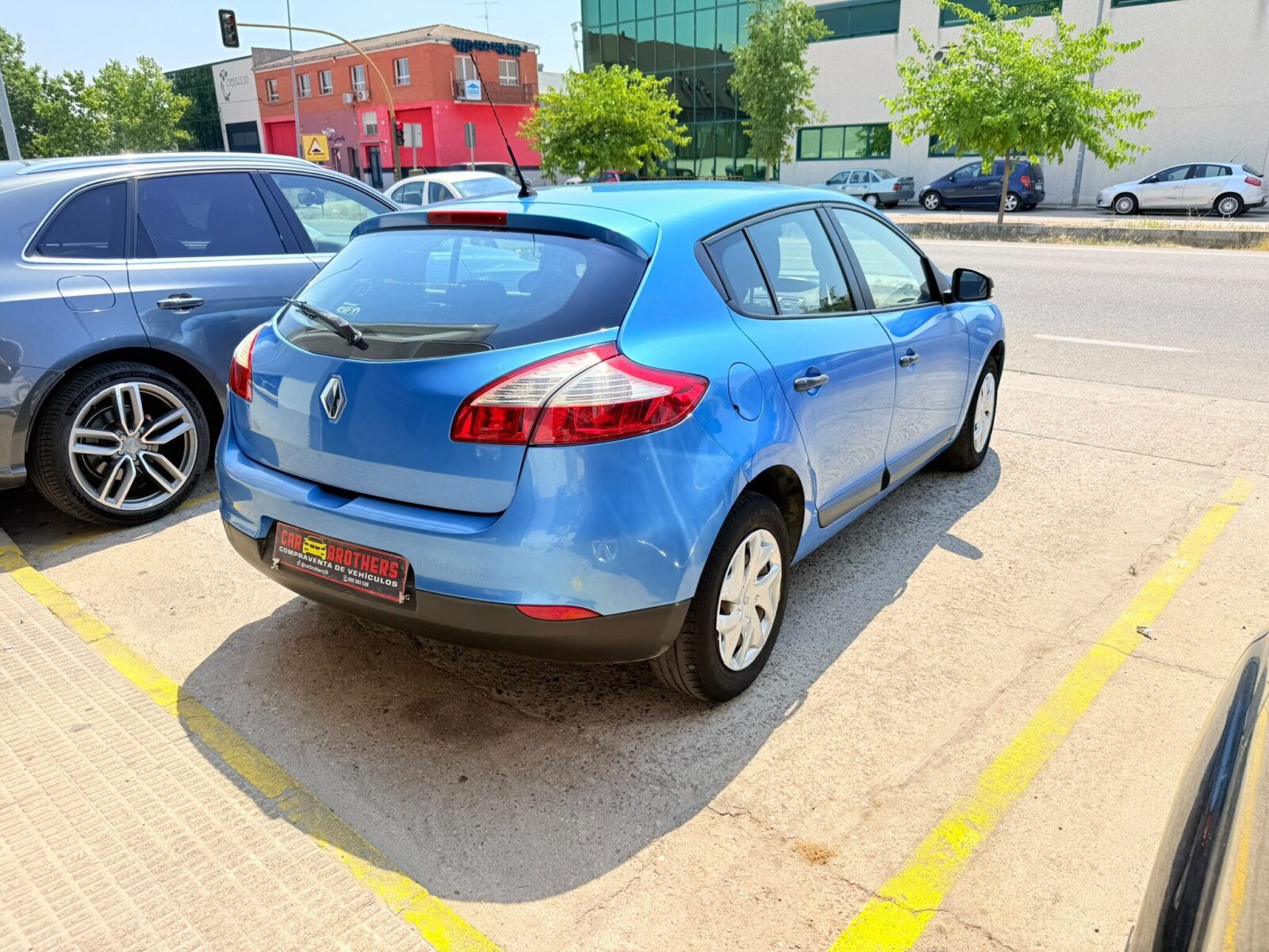 RENAULT Megane 1.6 G AUTHENTIQUE