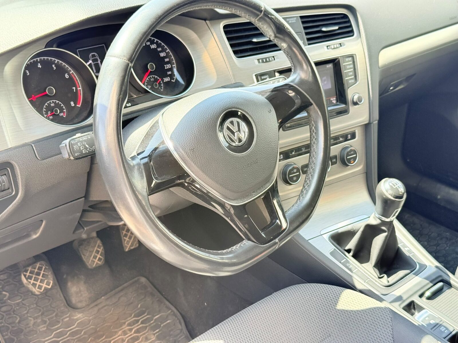 VOLKSWAGEN Golf 1.2 TSI EDITION TECH