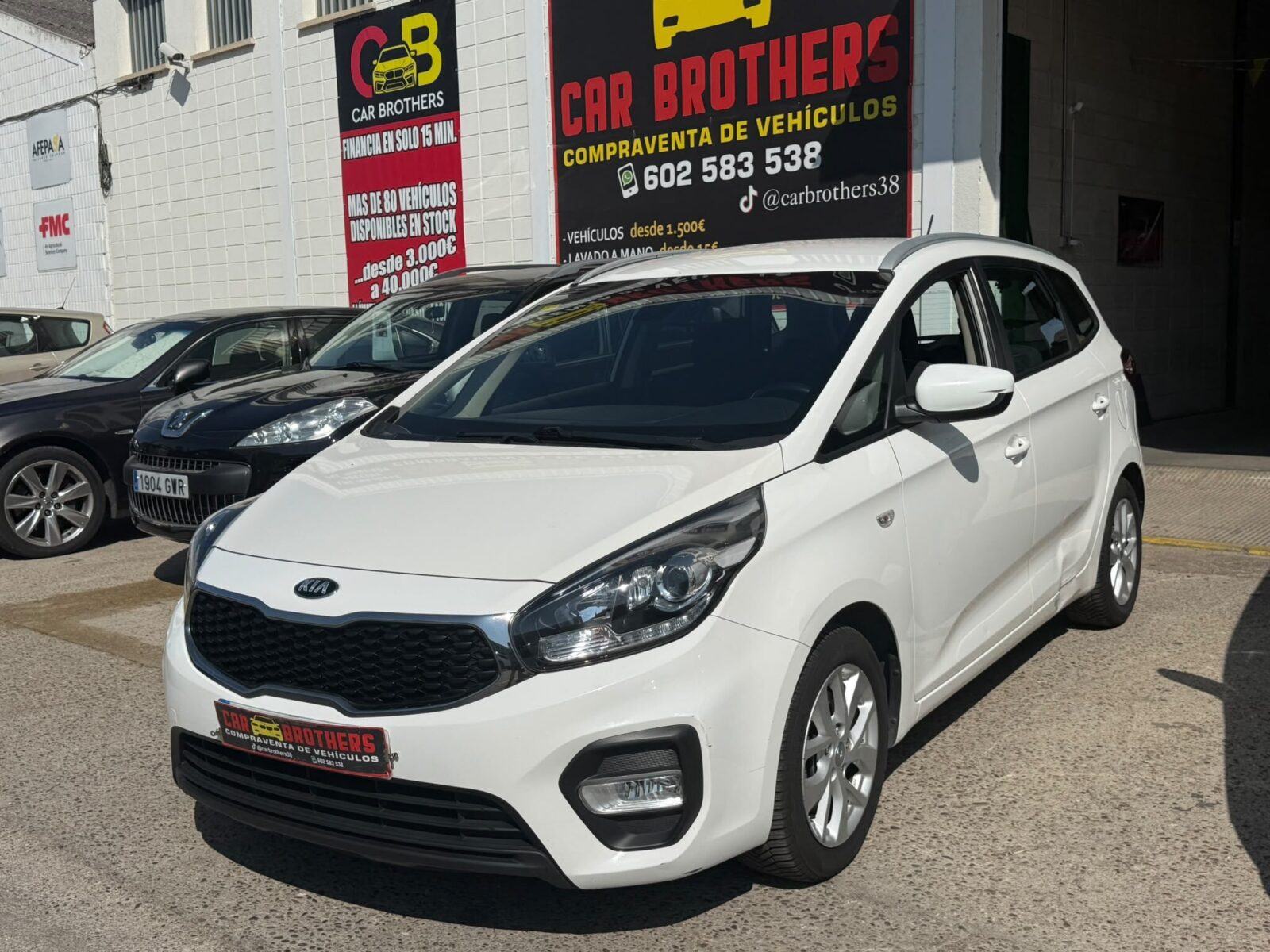 KIA KARENS CONCEPT 
