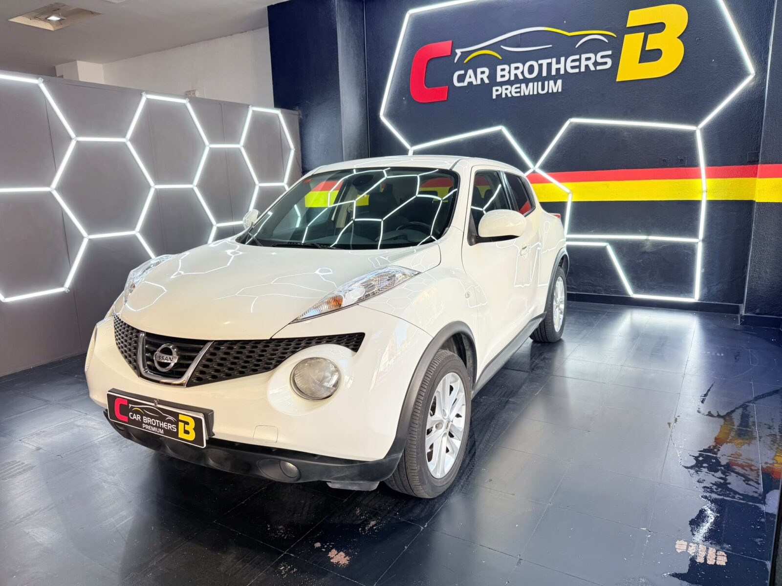 NISSAN JUKE 1.6 TEKNA PREMIUM