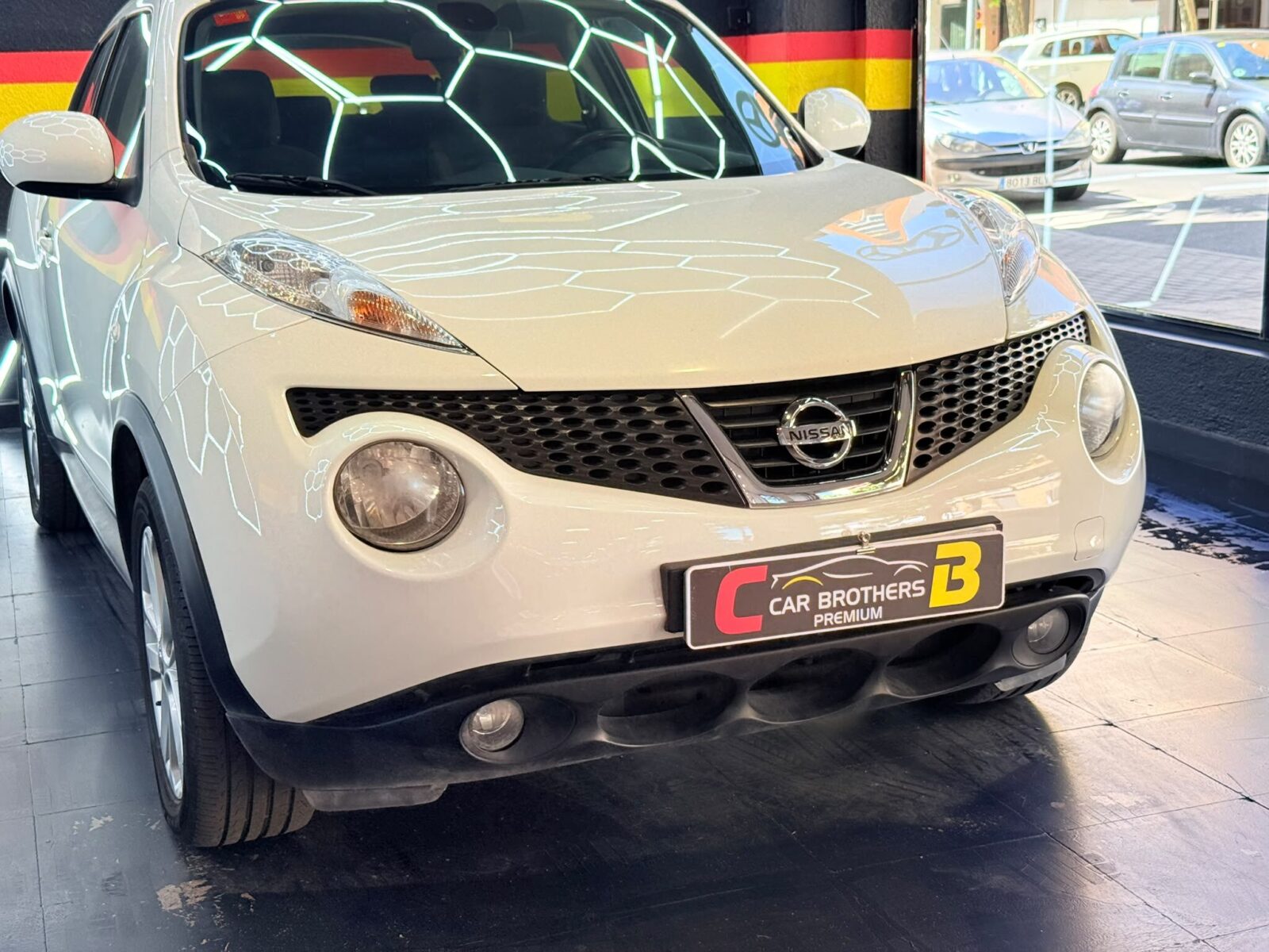 NISSAN JUKE 1.6 TEKNA PREMIUM