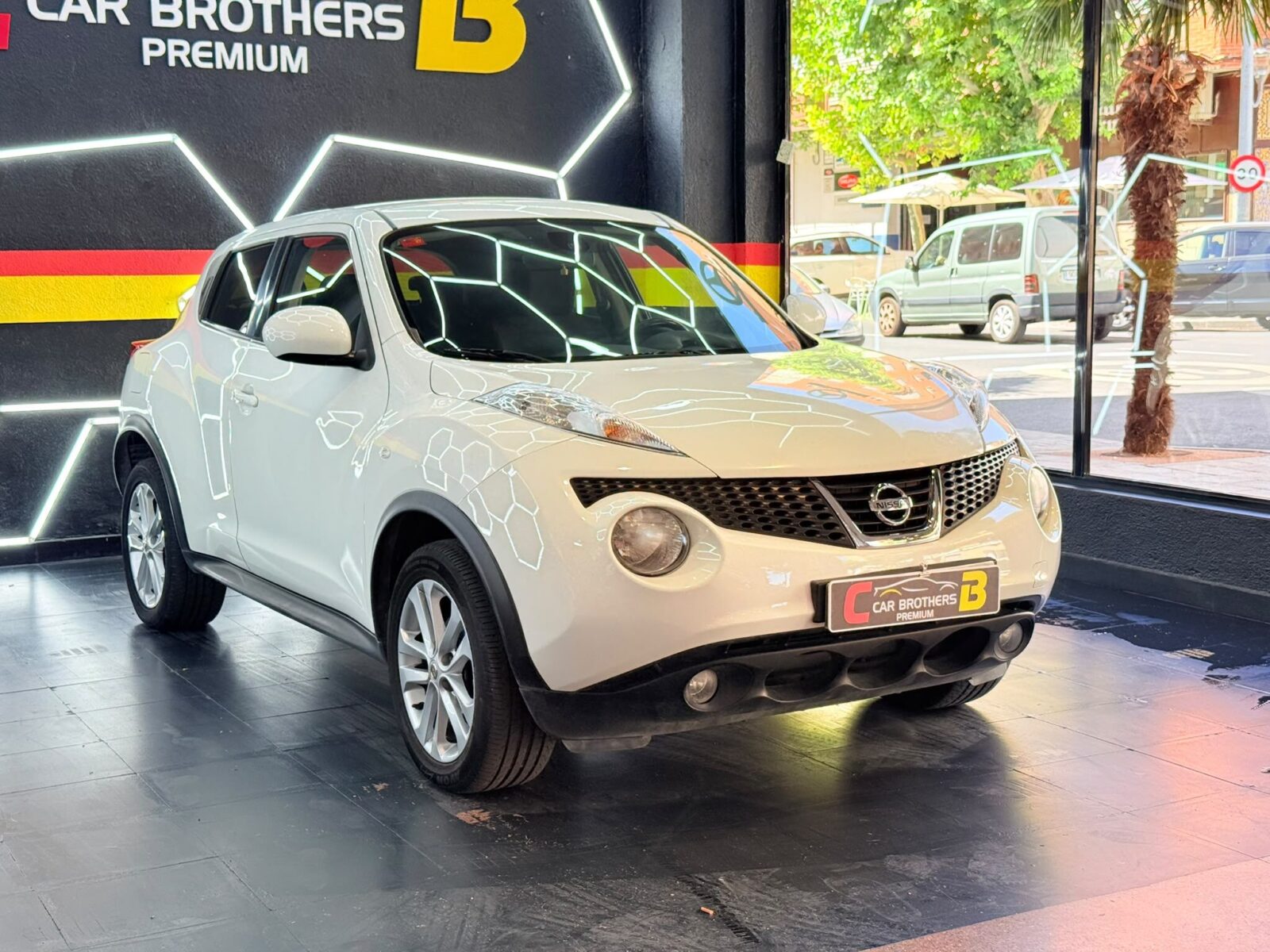 NISSAN JUKE 1.6 TEKNA PREMIUM