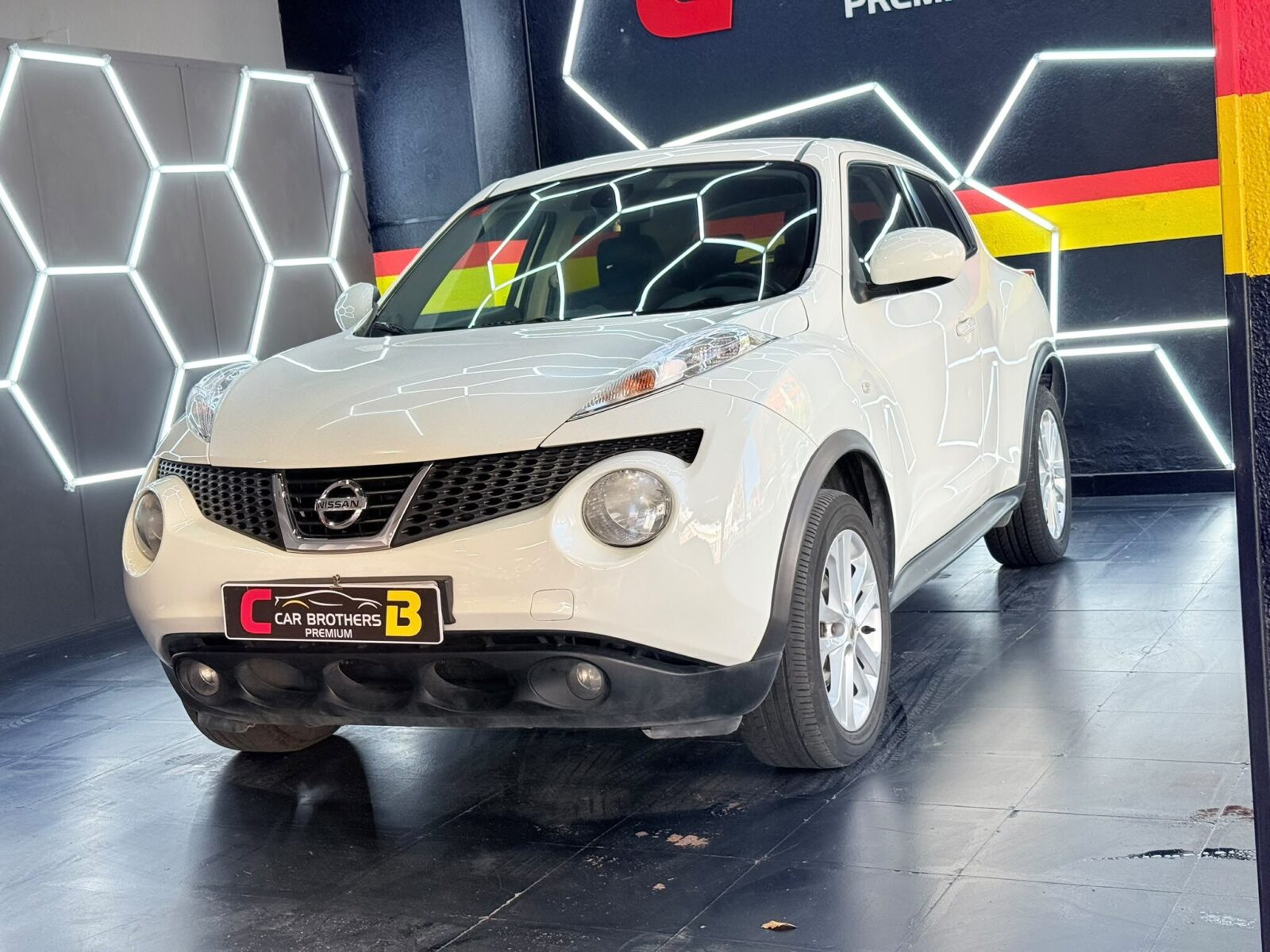 NISSAN JUKE 1.6 TEKNA PREMIUM