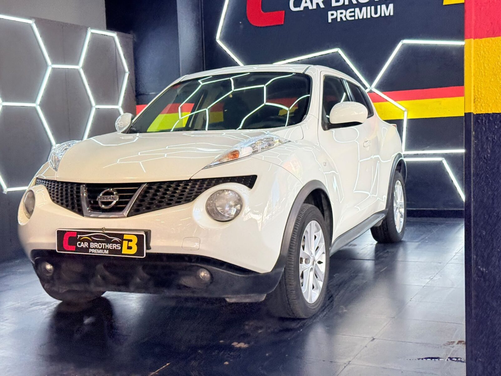 NISSAN JUKE 1.6 TEKNA PREMIUM