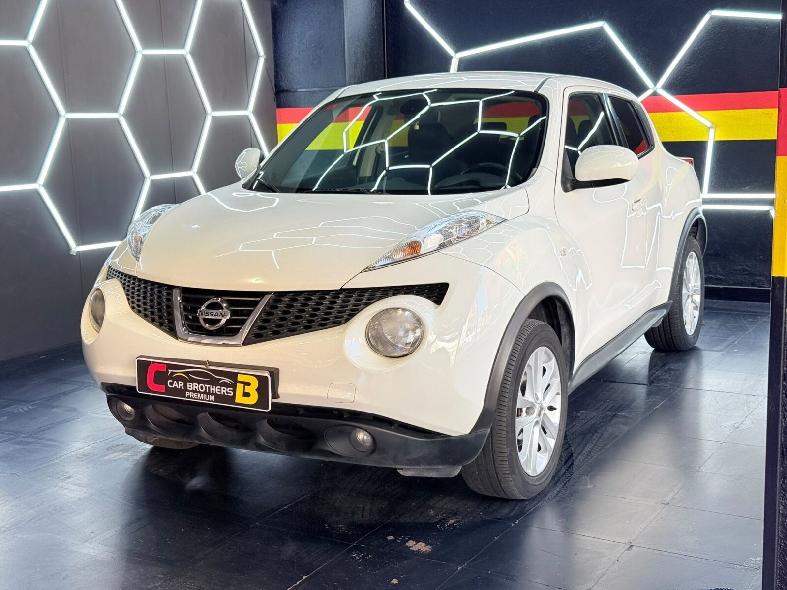 NISSAN JUKE 1.6 TEKNA PREMIUM