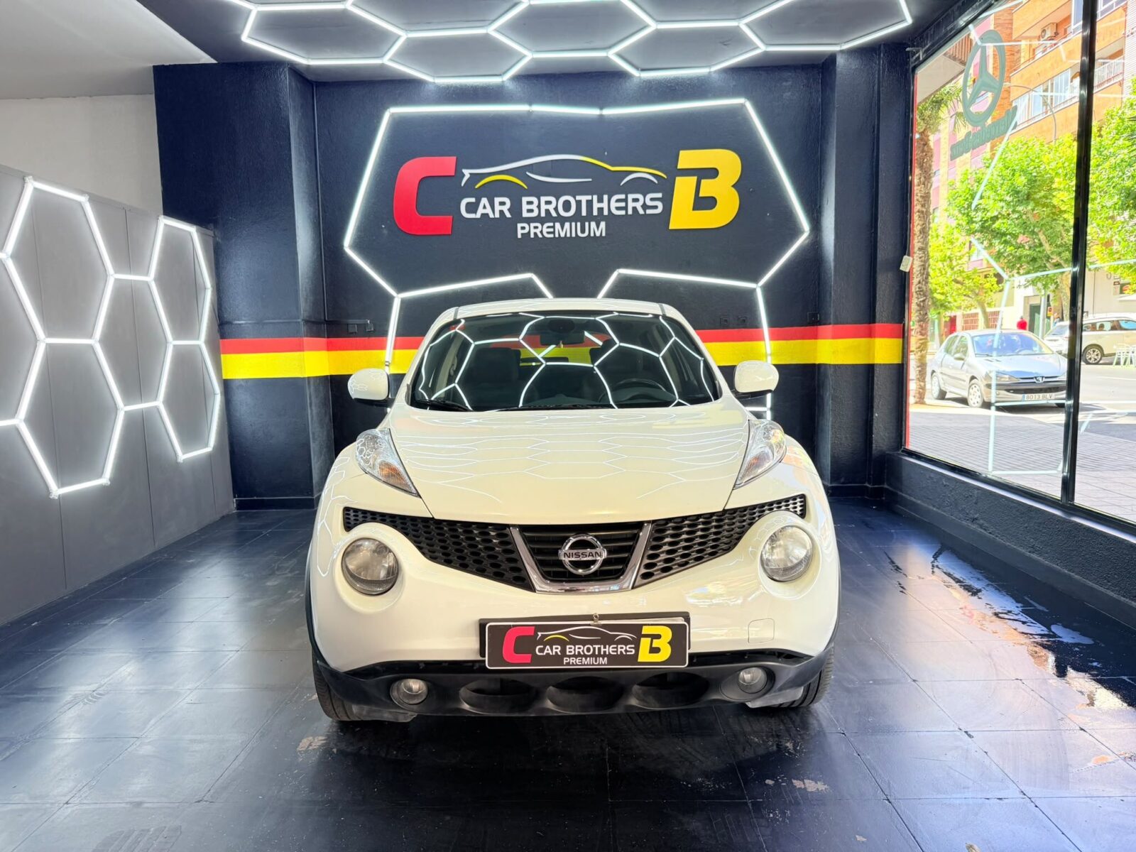 NISSAN JUKE 1.6 TEKNA PREMIUM
